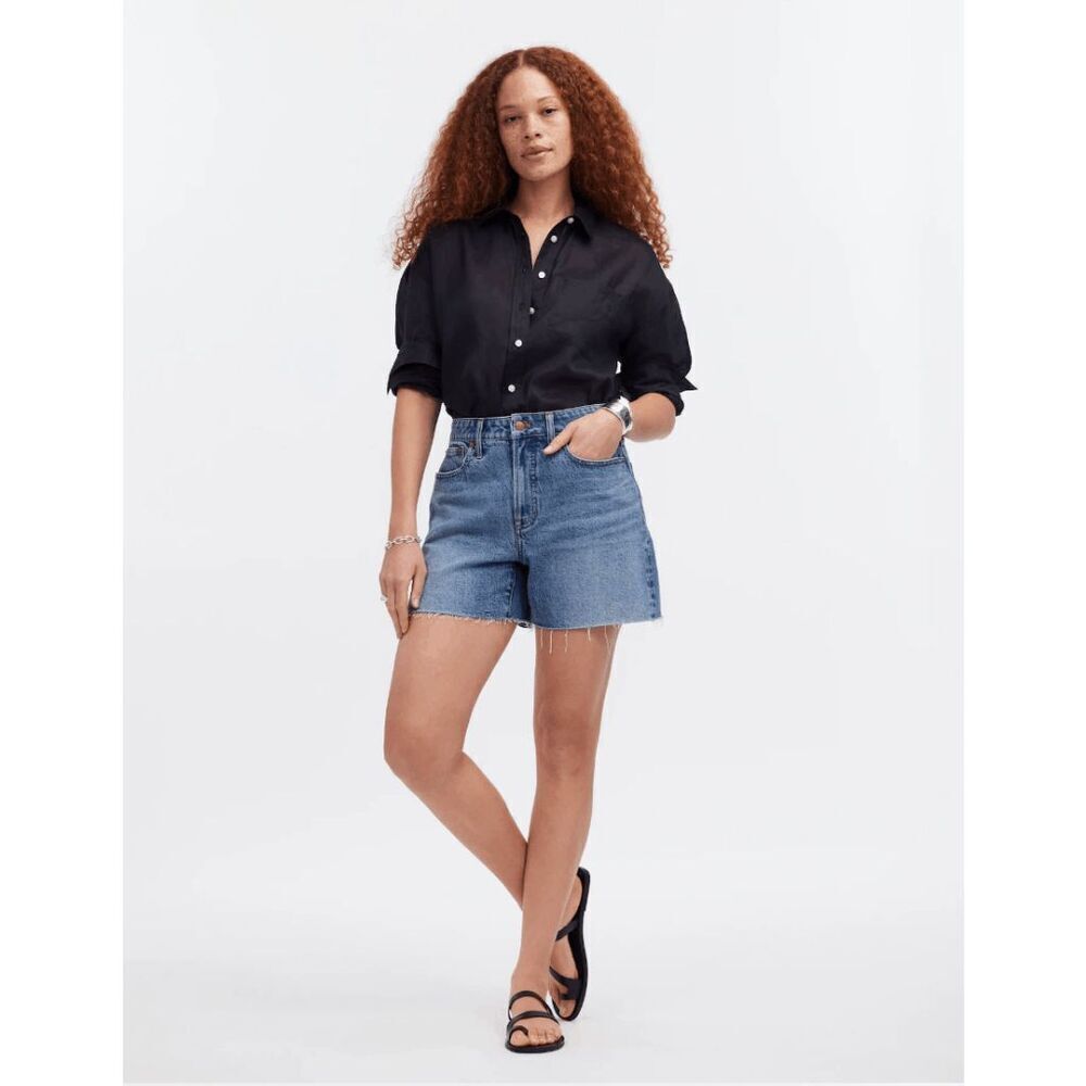 Madewell NO739 The Curvy Perfect Jean Short NWOT. Size 23
